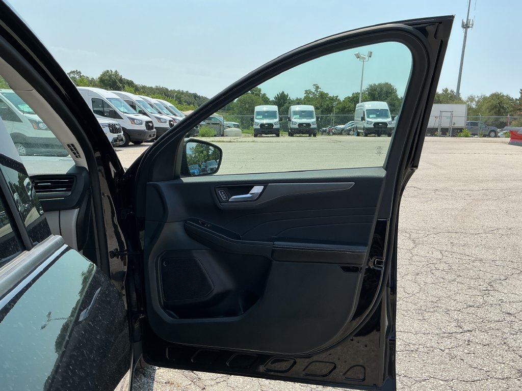 Certified 2023 Ford Escape SE FWD image 17