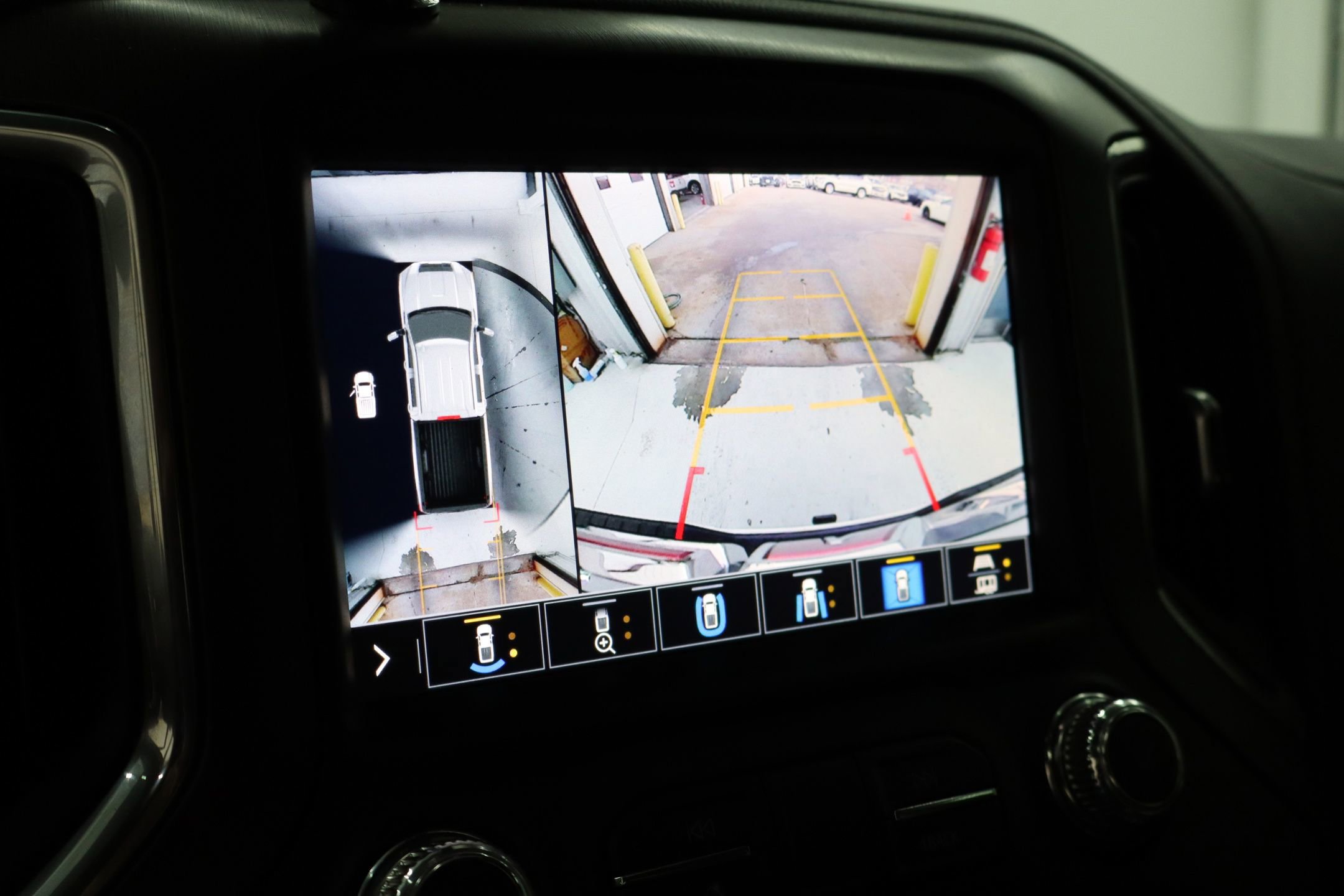 Used 2021 GMC Sierra 2500 AT4 w/ AT4 Premium Plus Package image 21