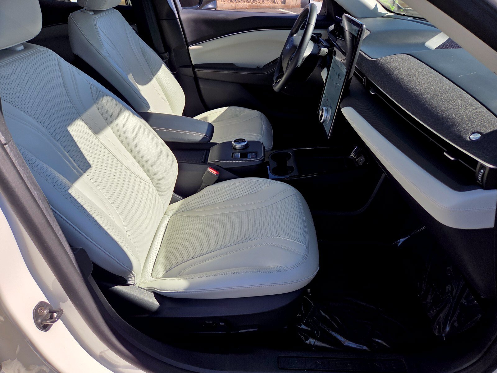 Certified 2024 Ford Mustang Mach-E Premium RWD image 15
