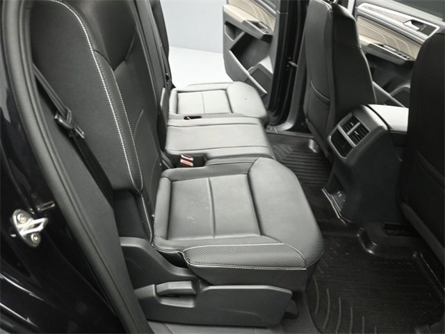 Used 2022 Volkswagen Atlas Cross Sport SE w/ Black Wheel Package image 40