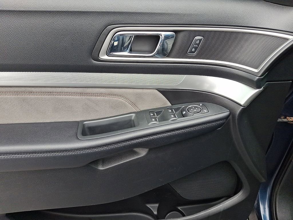 Certified 2017 Ford Explorer XLT w/ Equipment Group 202A image 13