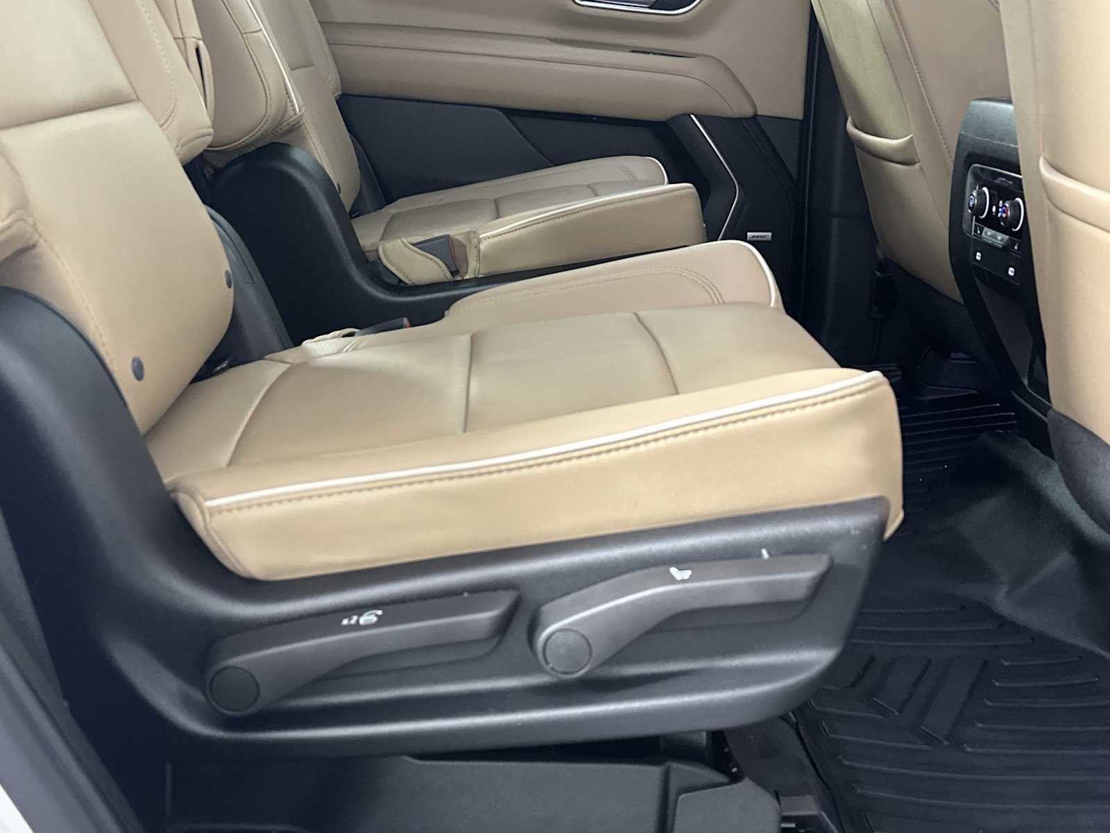 Used 2023 Chevrolet Tahoe Premier image 19