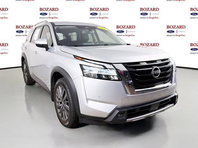 Used 2024 Nissan Pathfinder SL w/ SL Premium Package FWD image 1