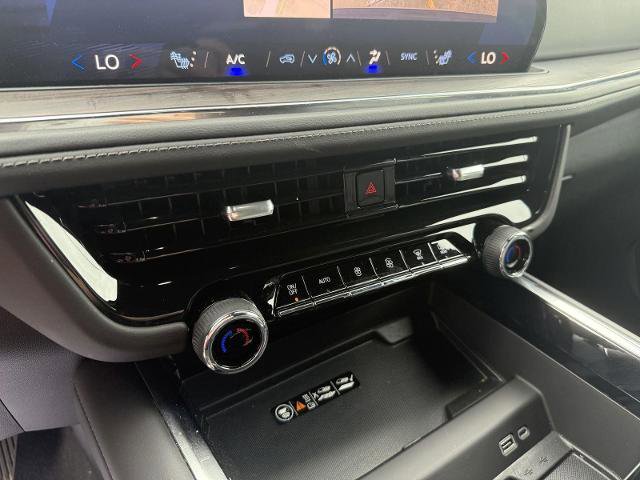 Used 2025 Chevrolet Tahoe Z71 AWD/4WD image 23