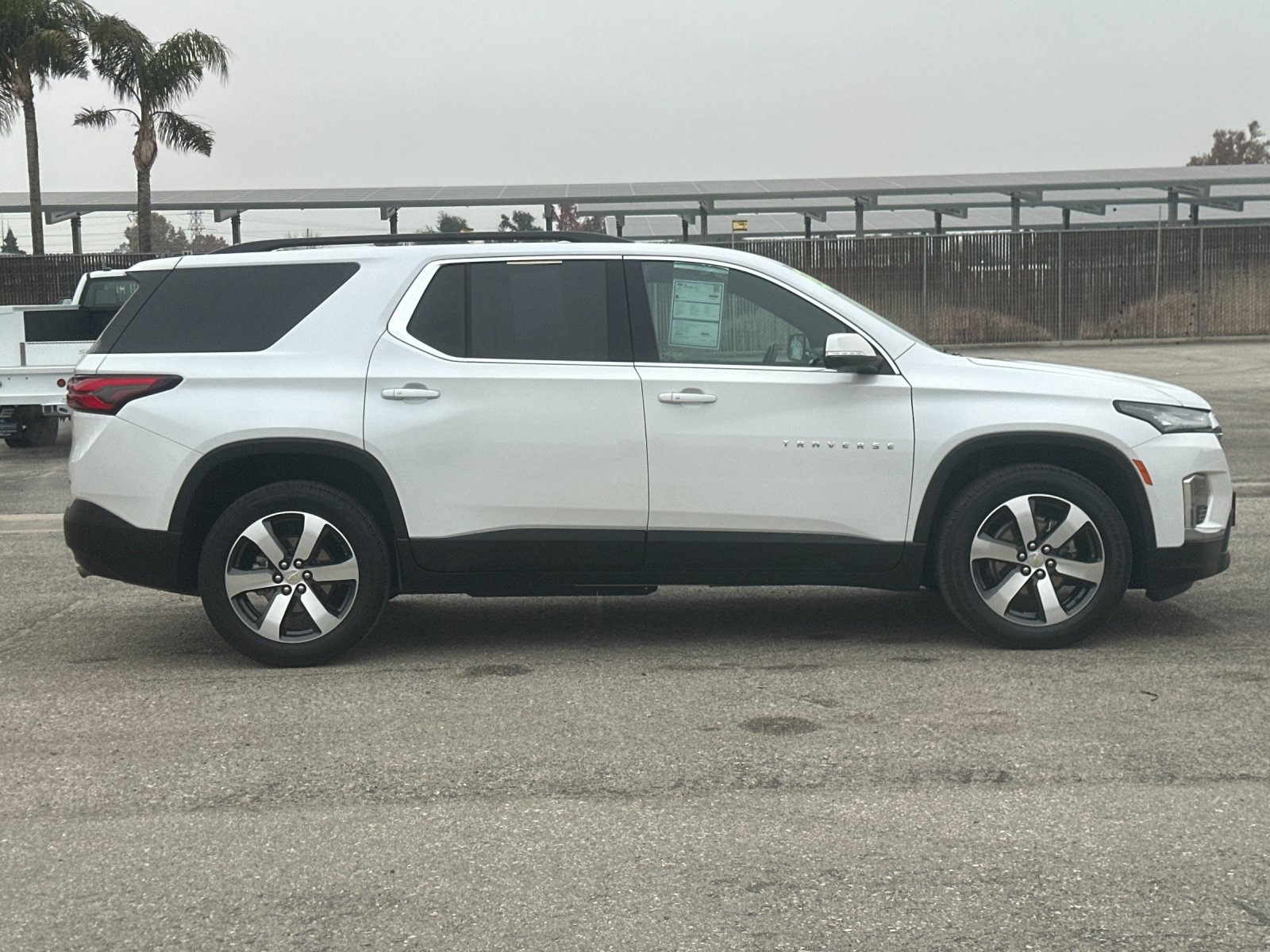 Used 2023 Chevrolet Traverse LT w/ LT Premium Package image 3
