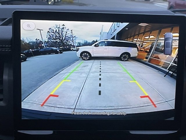 Certified 2024 Ford Expedition XLT image 24