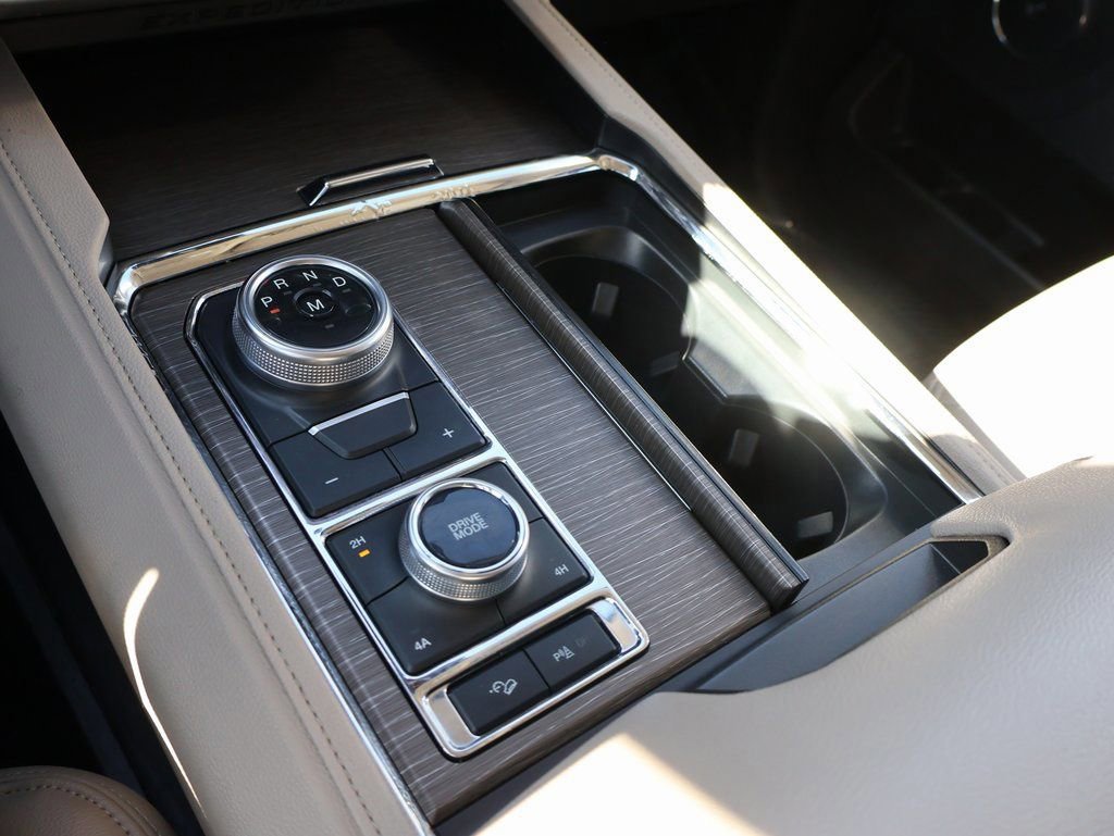 Certified 2024 Ford Expedition Limited image 40