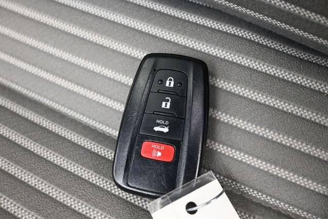 Used 2019 Toyota Camry SE w/ Audio Package FWD image 24
