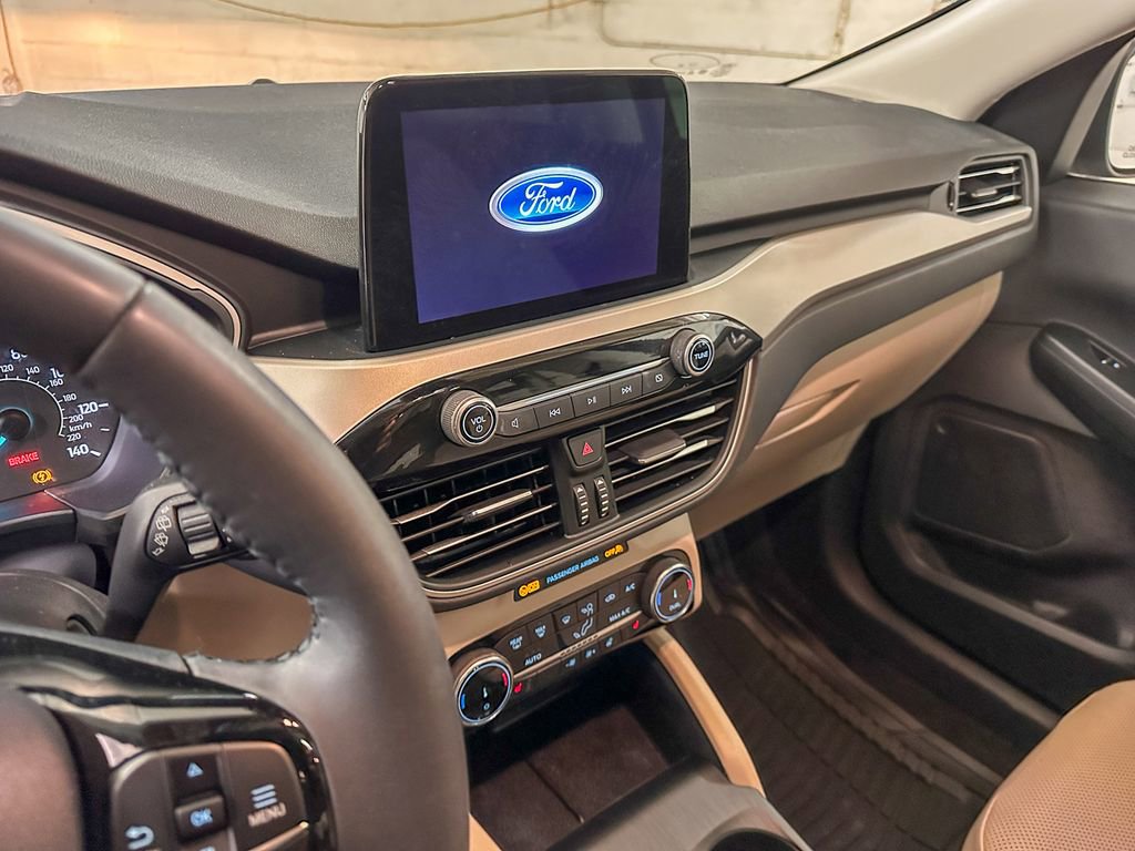 Certified 2022 Ford Escape SEL AWD/4WD image 42