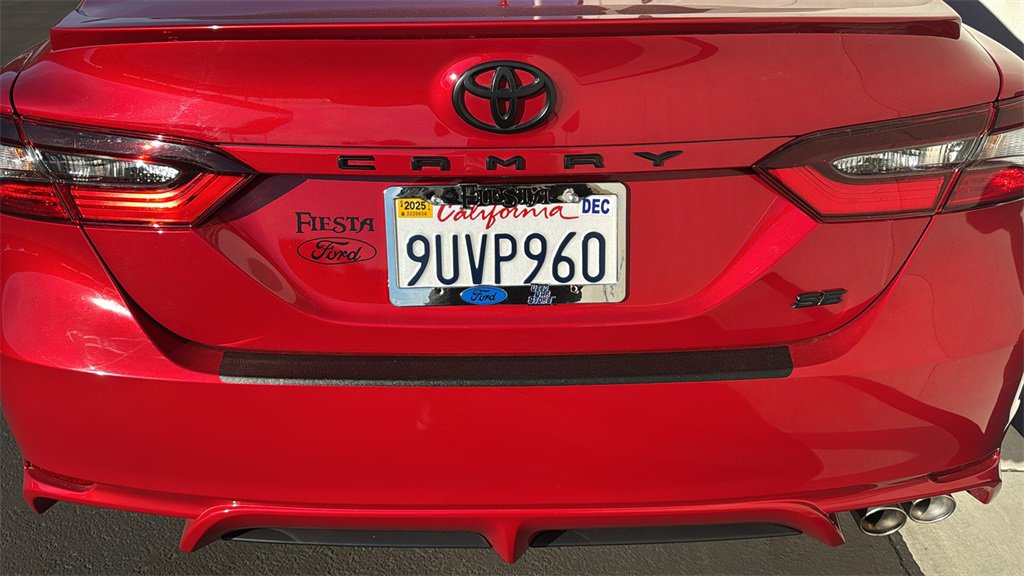 Used 2023 Toyota Camry SE image 7