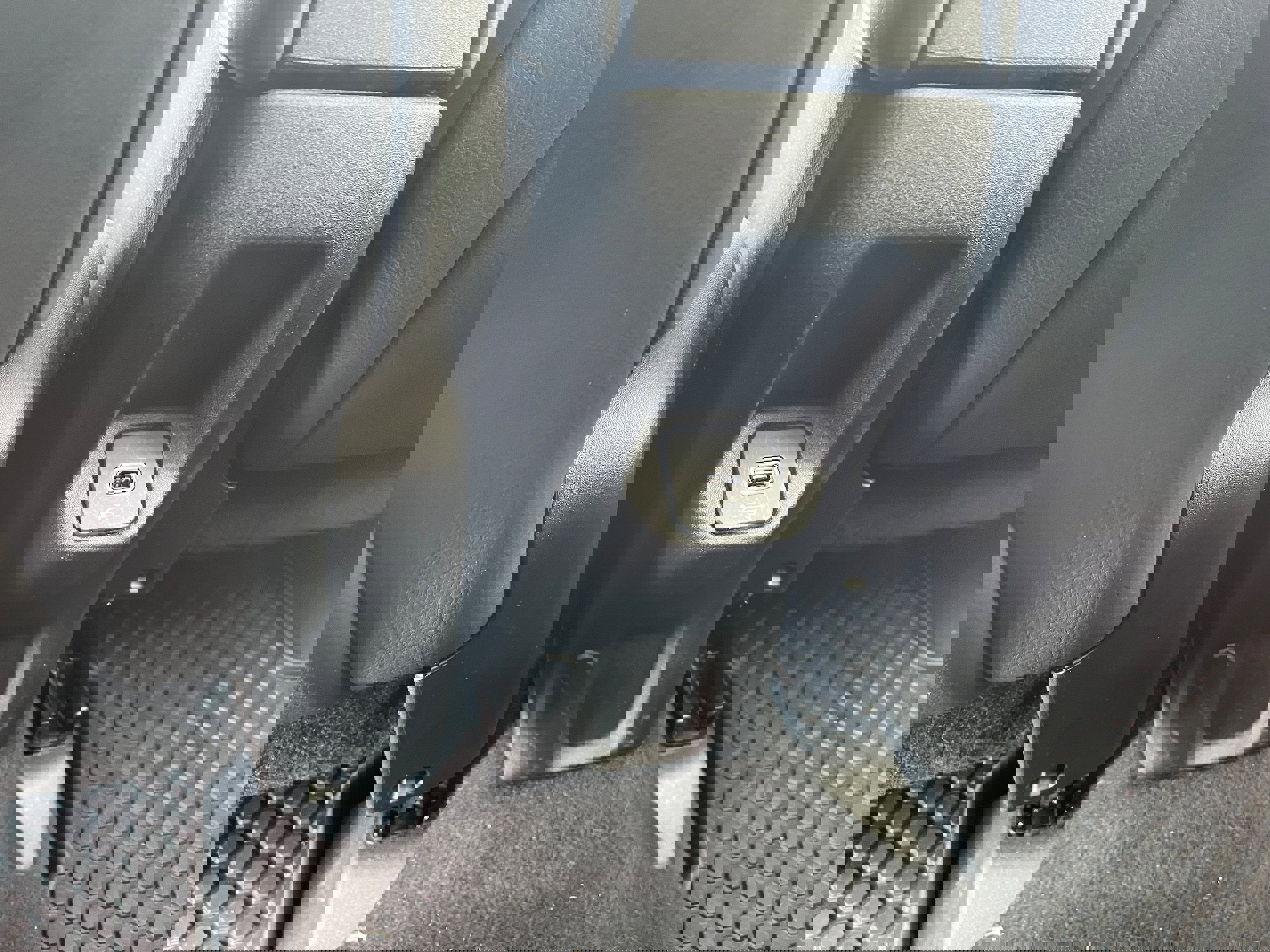 Used 2023 Jeep Renegade Trailhawk w/ Sun/Sound Group image 12