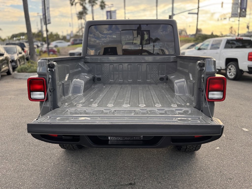 Used 2023 Jeep Gladiator Willys image 13