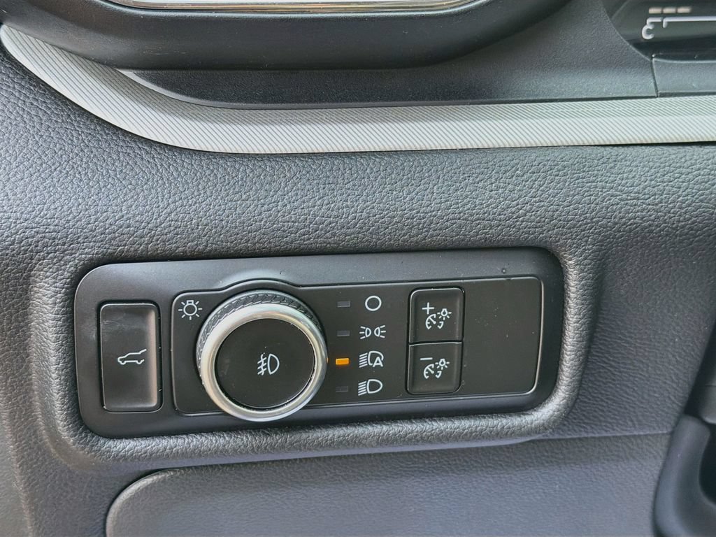Certified 2024 Ford Explorer XLT w/ Equipment Group 202A AWD/4WD image 10
