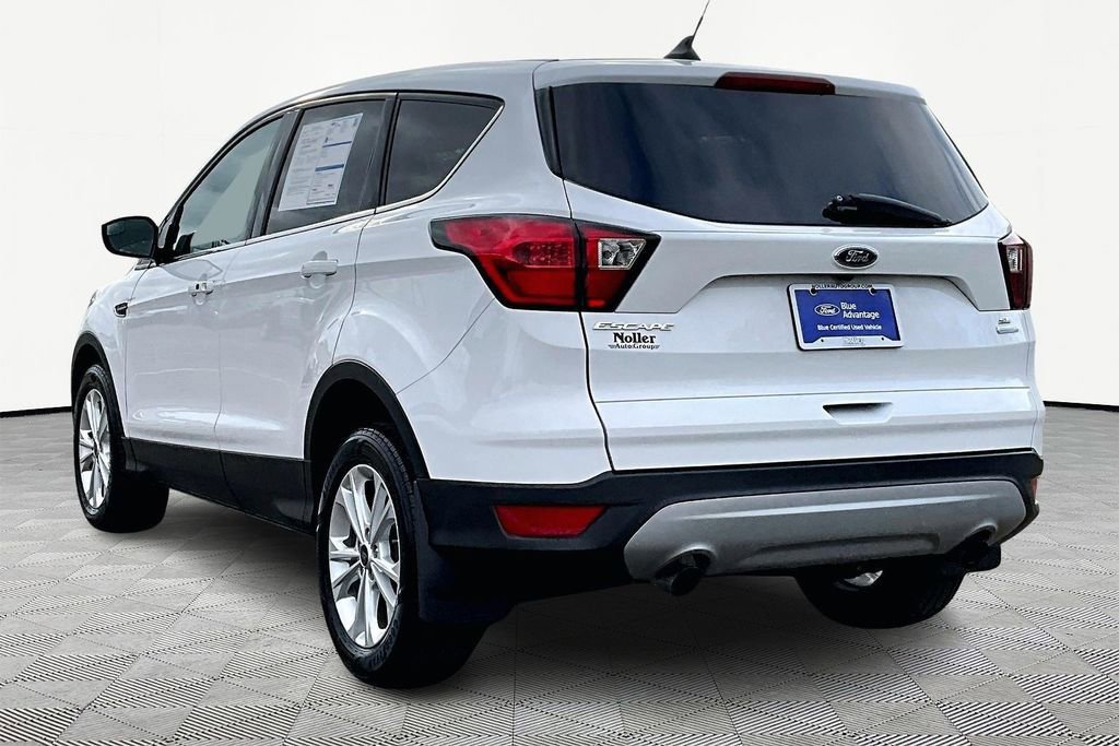 Certified 2019 Ford Escape SE image 2