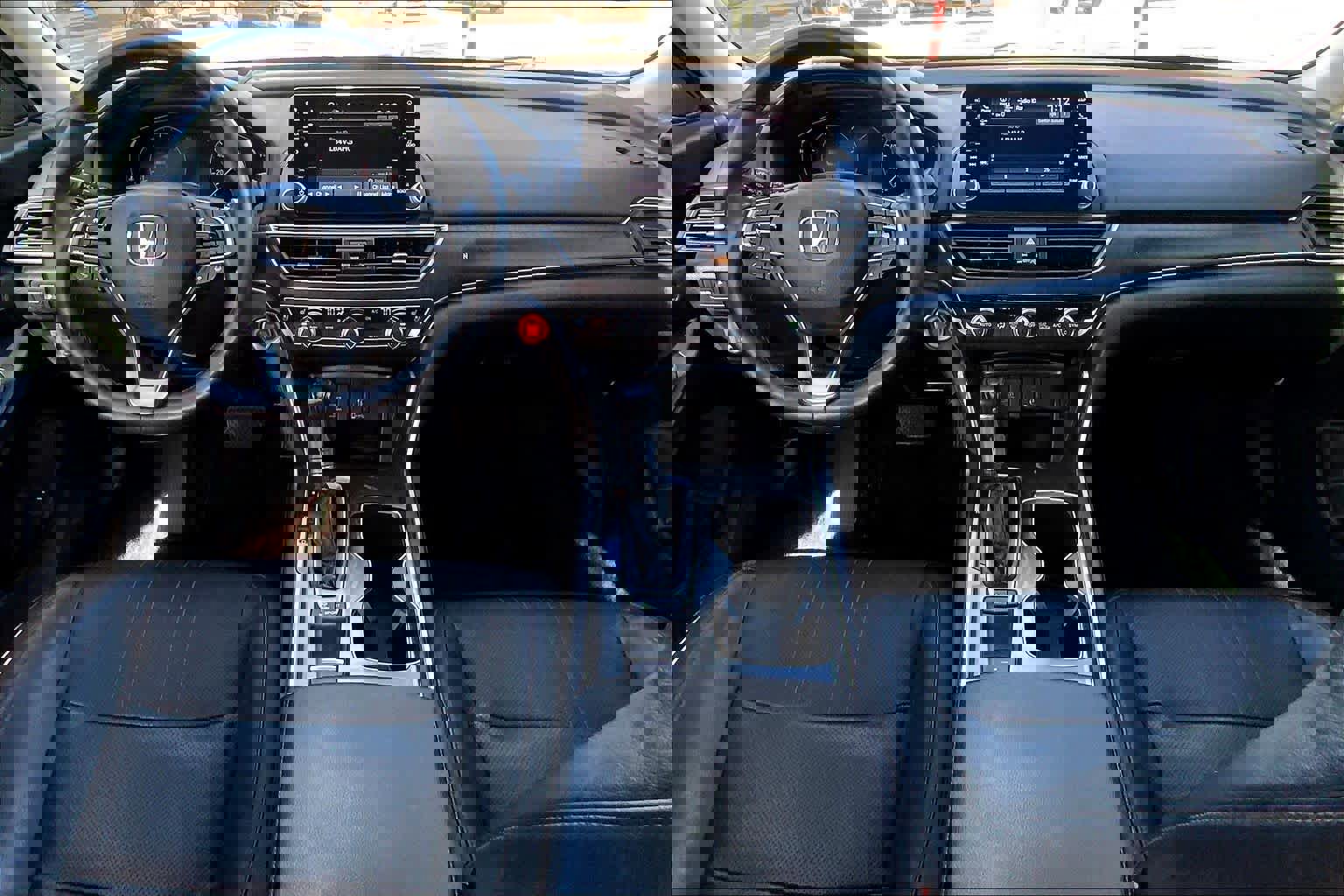 Used 2018 Honda Accord Touring image 15