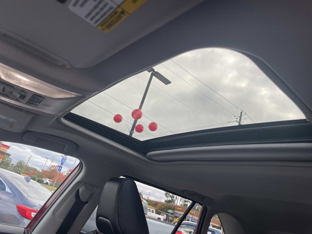 Used 2022 Toyota RAV4 XLE Premium image 17