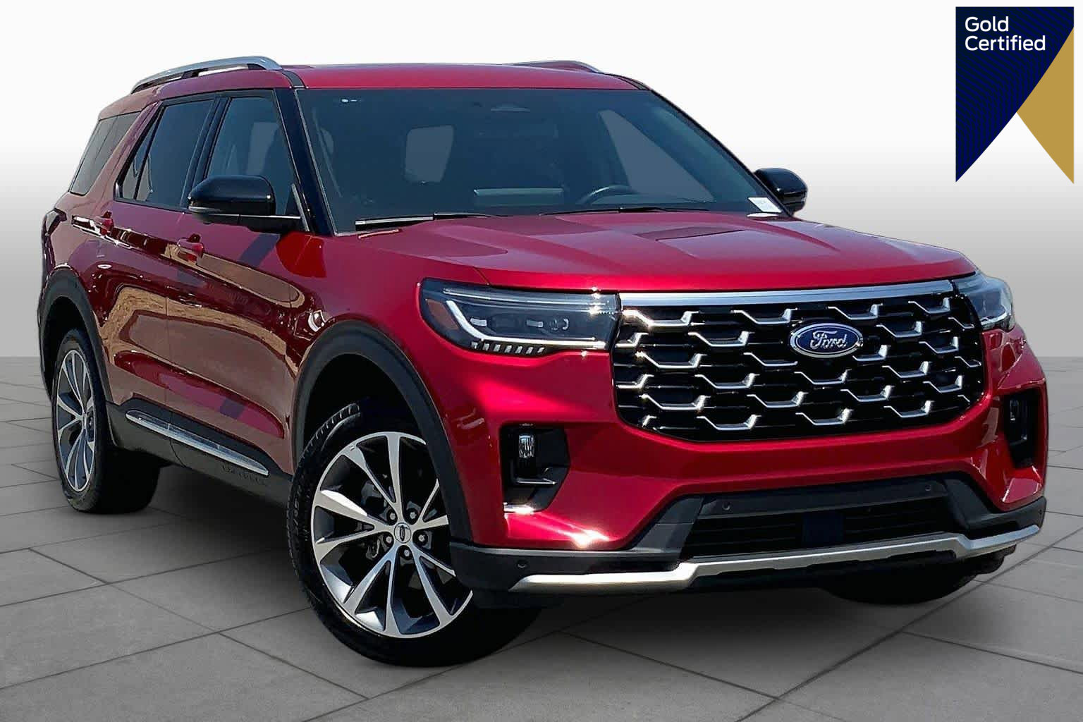 Certified 2025 Ford Explorer Platinum w/ Ultimate Package AWD/4WD image 1