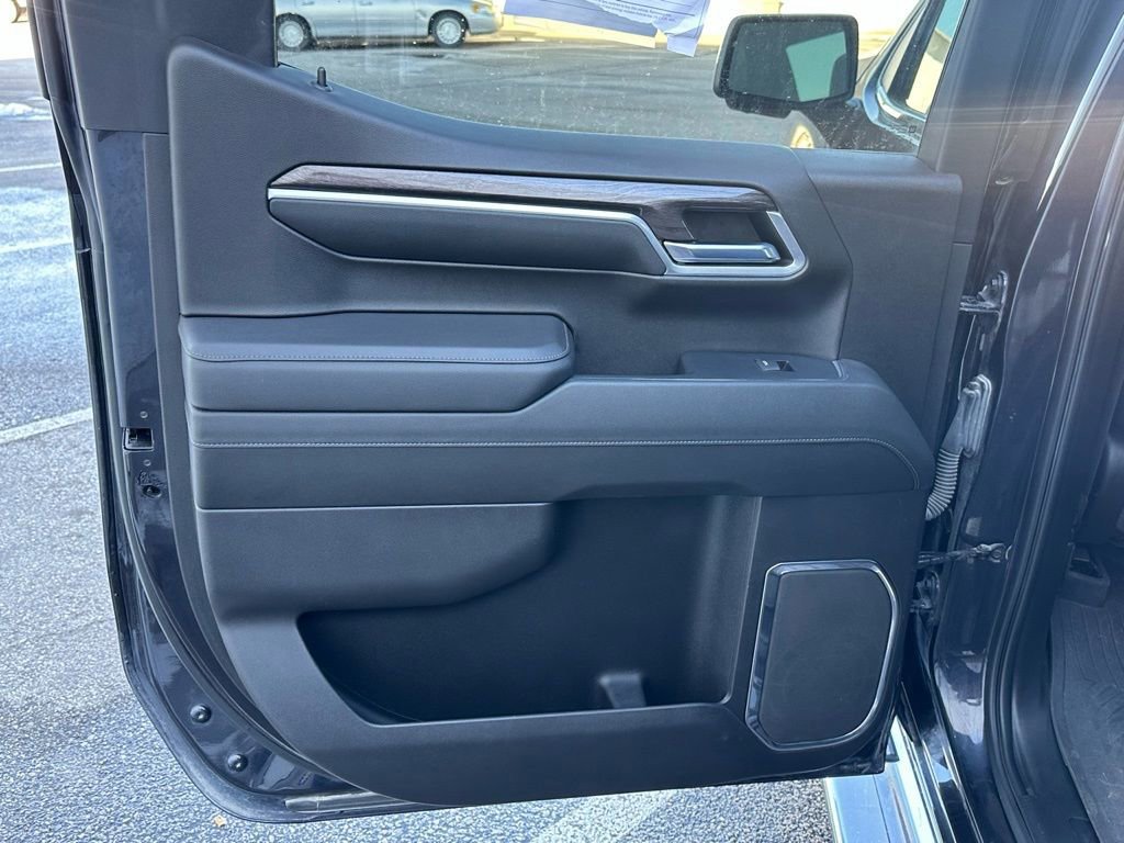 Used 2022 Chevrolet Silverado 1500 LTZ image 14