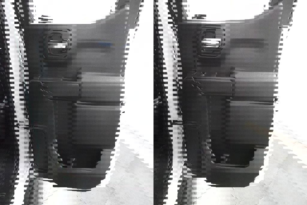 Used 2023 Chevrolet Silverado 1500 Custom w/ Rally Edition AWD/4WD image 28