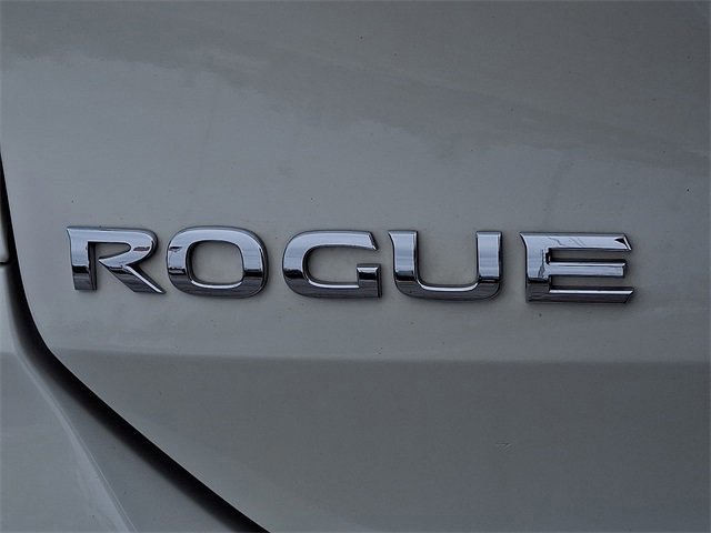 Used 2017 Nissan Rogue SL w/ SL Premium Package image 31