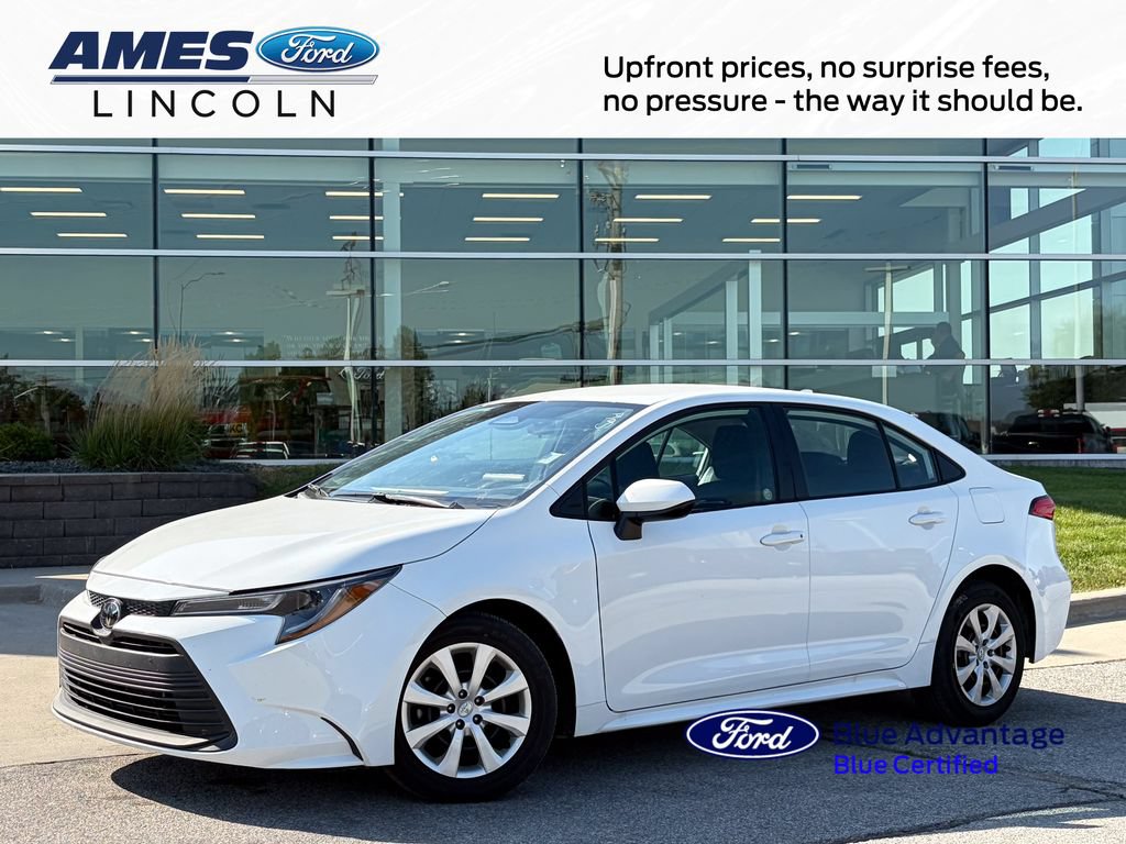 Used 2025 Toyota Corolla LE FWD image 1