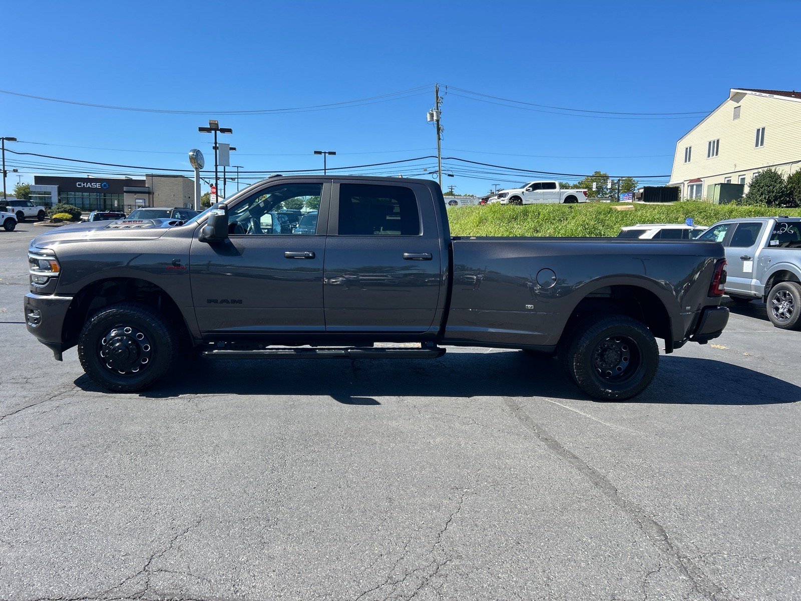 Used 2024 RAM 3500 Laramie w/ Night Edition AWD/4WD image 4