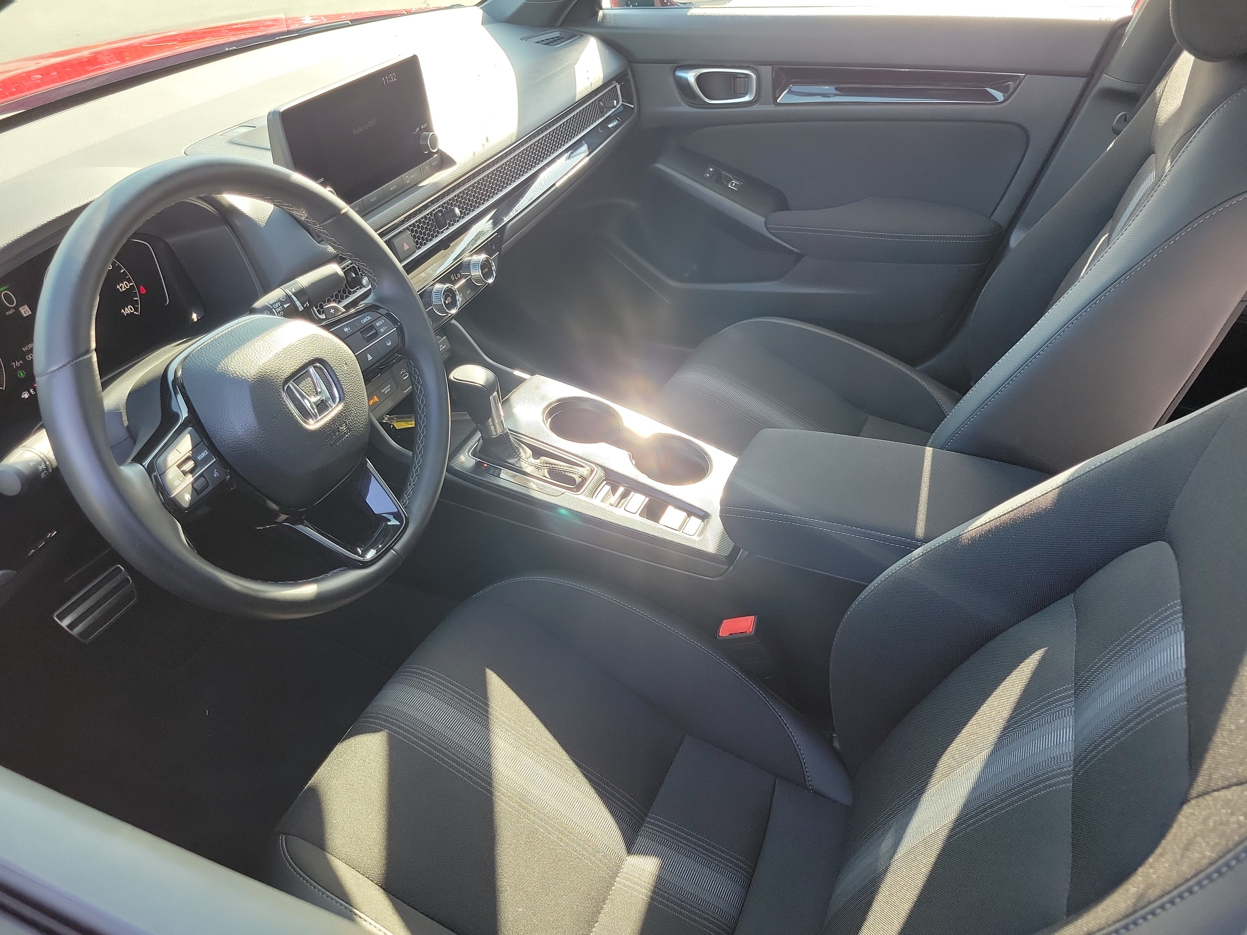 Used 2025 Honda Civic Sport Touring image 3