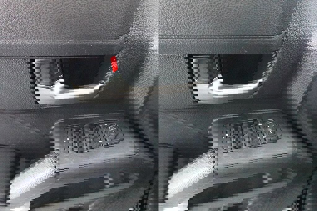 Used 2024 Toyota Tacoma TRD Off-Road image 8