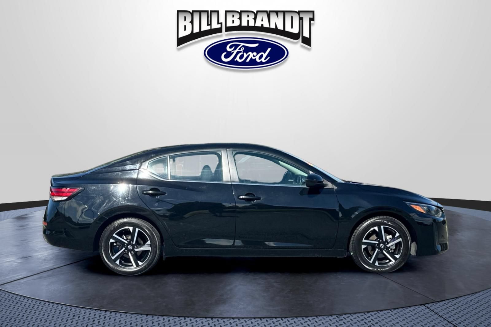Used 2025 Nissan Sentra SV FWD image 2