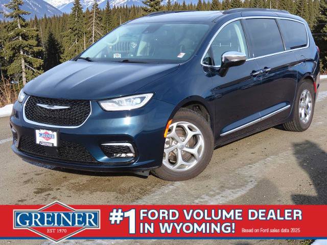 Used 2023 Chrysler Pacifica Limited image 7