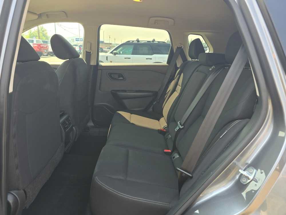 Used 2023 Nissan Rogue S AWD/4WD image 16