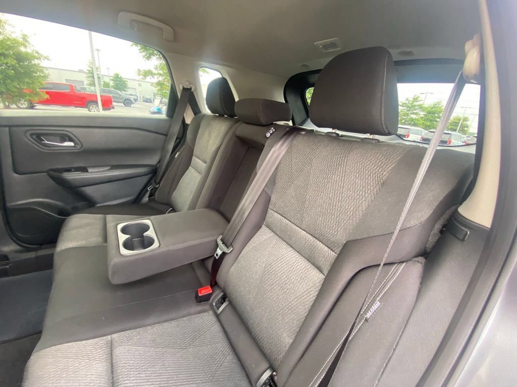 Used 2024 Nissan Rogue SV FWD image 23