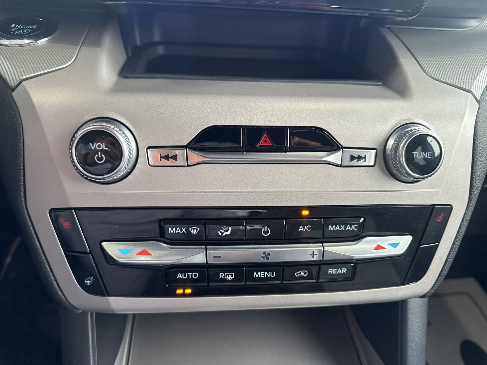 Certified 2023 Ford Explorer XLT w/ Equipment Group 202A image 33