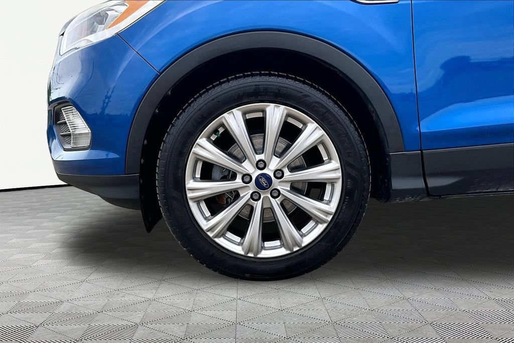 Certified 2017 Ford Escape Titanium FWD image 9