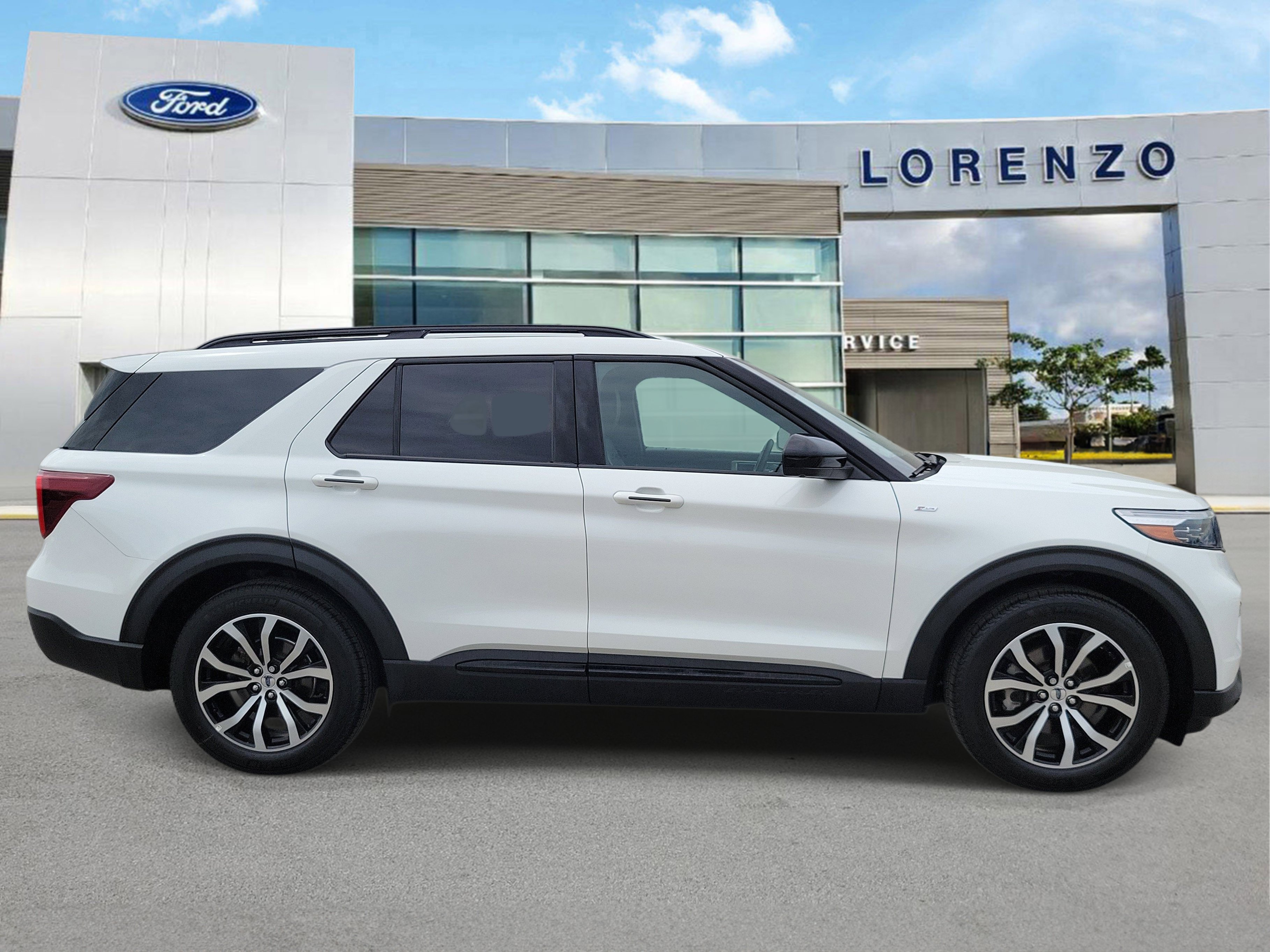 Certified 2023 Ford Explorer ST-Line w/ Class IV Trailer Tow Package RWD image 4