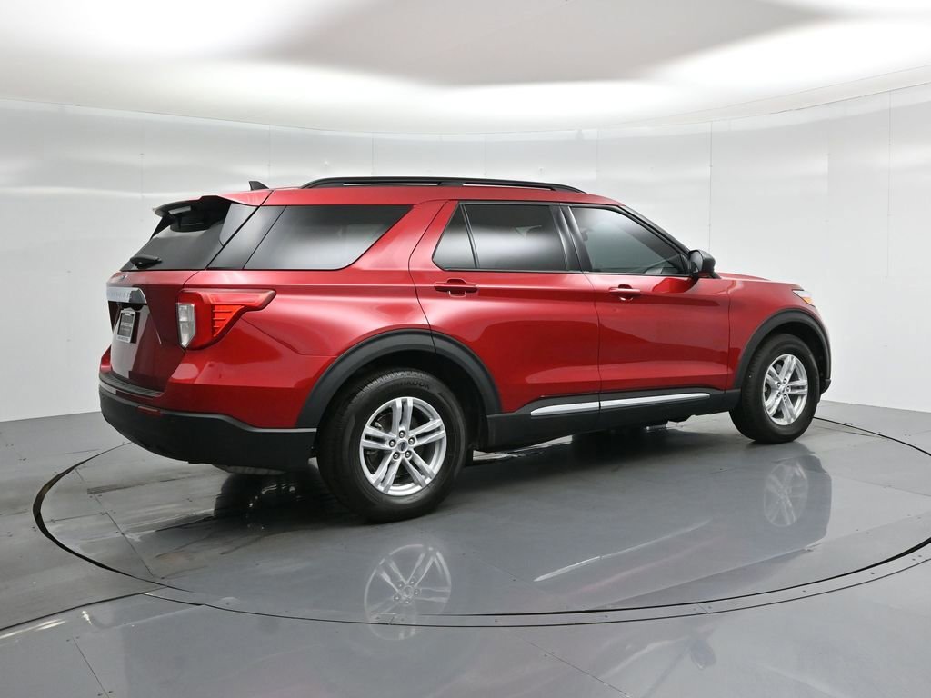 Certified 2024 Ford Explorer XLT image 11