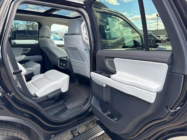 Certified 2025 Ford Expedition Platinum AWD/4WD image 9
