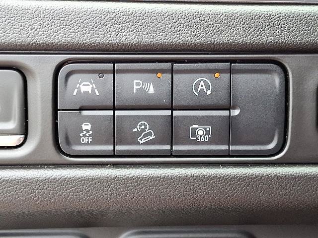 Used 2024 Chevrolet Tahoe Z71 w/ Luxury Package AWD/4WD image 28