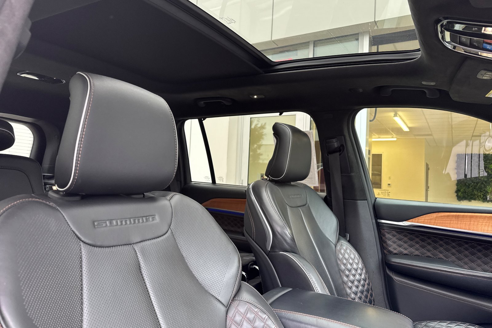 Used 2021 Jeep Grand Cherokee L Summit AWD/4WD image 18