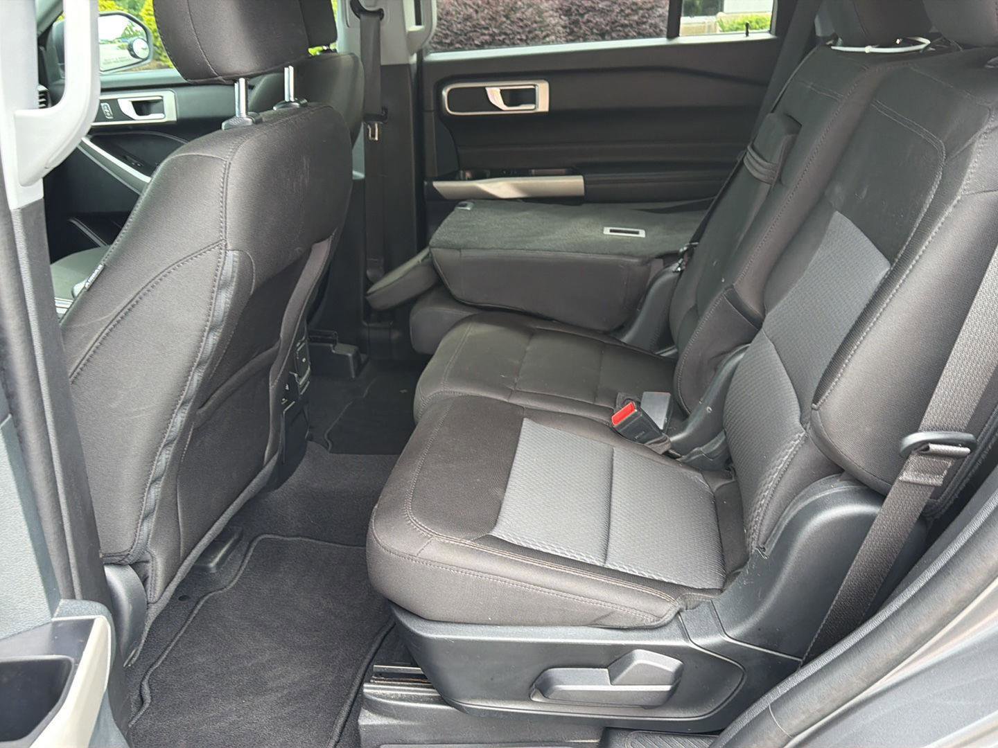 Certified 2023 Ford Explorer XLT RWD image 11