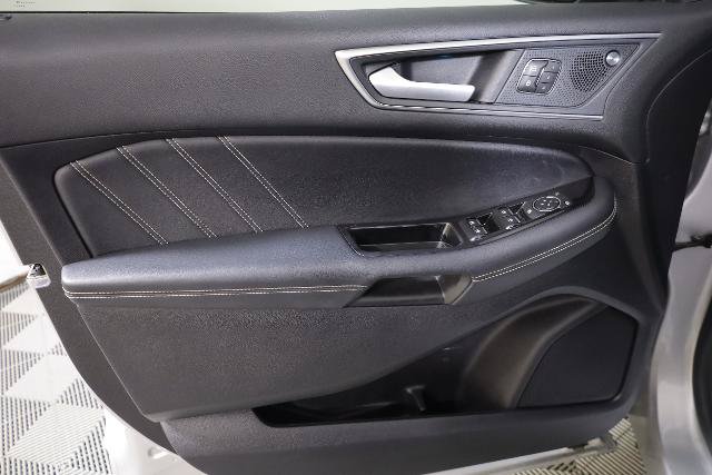 Certified 2019 Ford Edge ST w/ Cold Weather Package AWD/4WD image 33