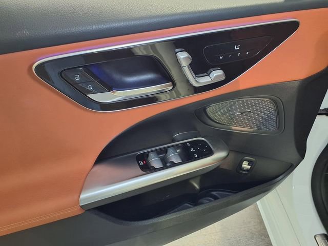 Used 2025 Mercedes-Benz C 300 4MATIC Sedan image 17