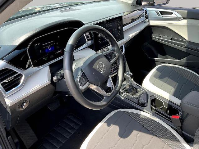 Used 2025 Volkswagen Taos SE AWD/4WD image 19