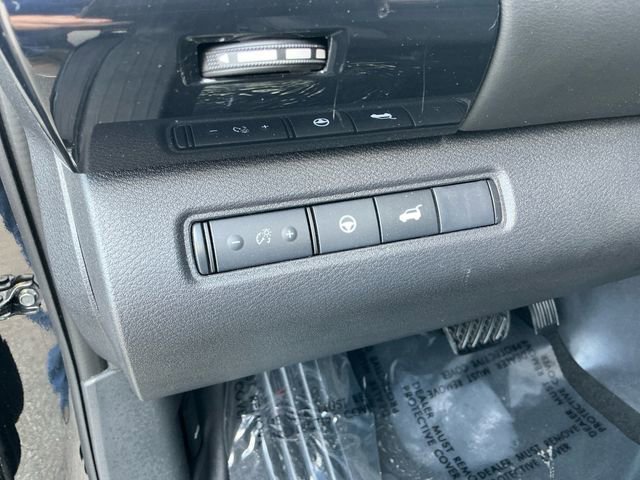 Used 2025 Nissan Pathfinder SV w/ SV Premium Package AWD/4WD image 30