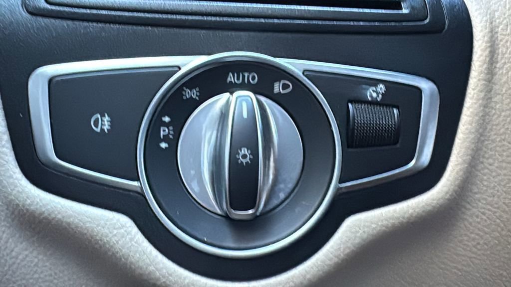 Used 2017 Mercedes-Benz GLC 300 image 17