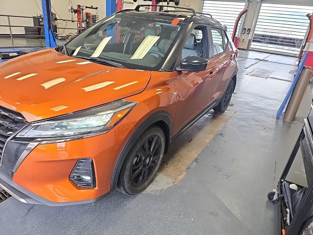 Used 2024 Nissan Kicks SR w/ SR Premium Package FWD image 2