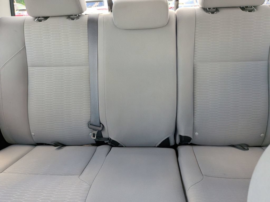 Used 2019 Toyota Tacoma SR5 AWD/4WD image 8