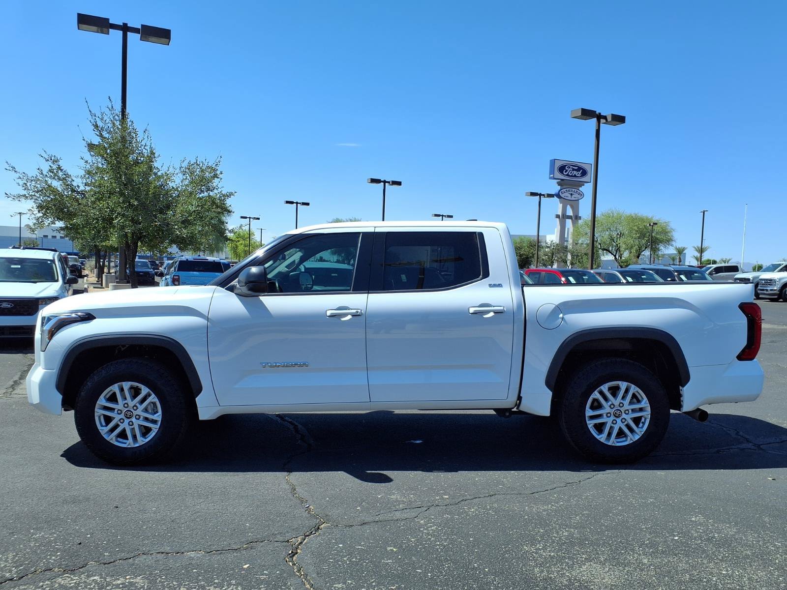 Used 2022 Toyota Tundra SR5 w/ SR5 Premium Package RWD image 3