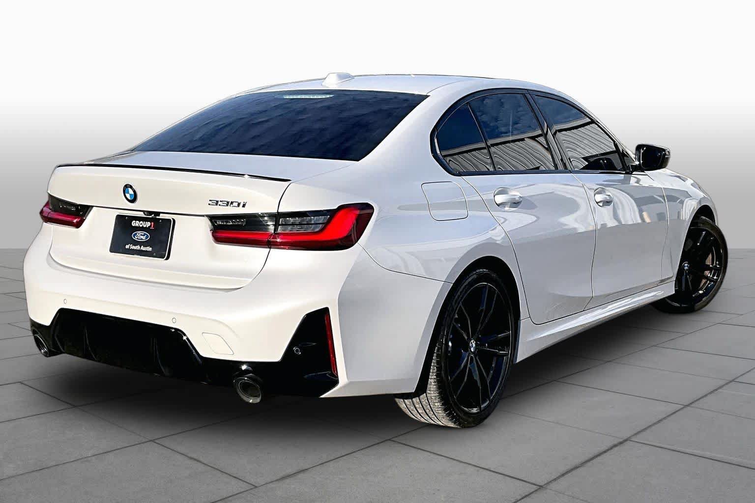 Used 2023 BMW 330i Sedan w/ M Sport Package RWD image 7