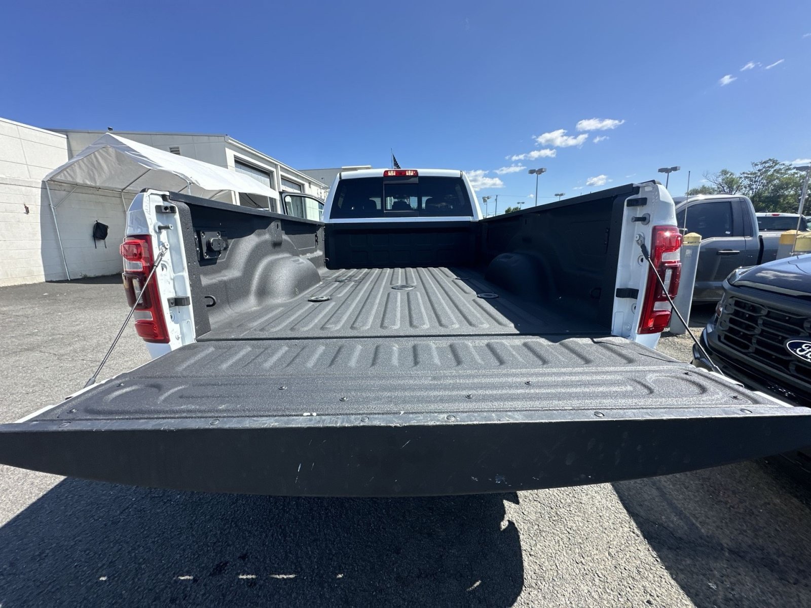 Used 2024 RAM 2500 Tradesman w/ Chrome Appearance Group AWD/4WD image 32